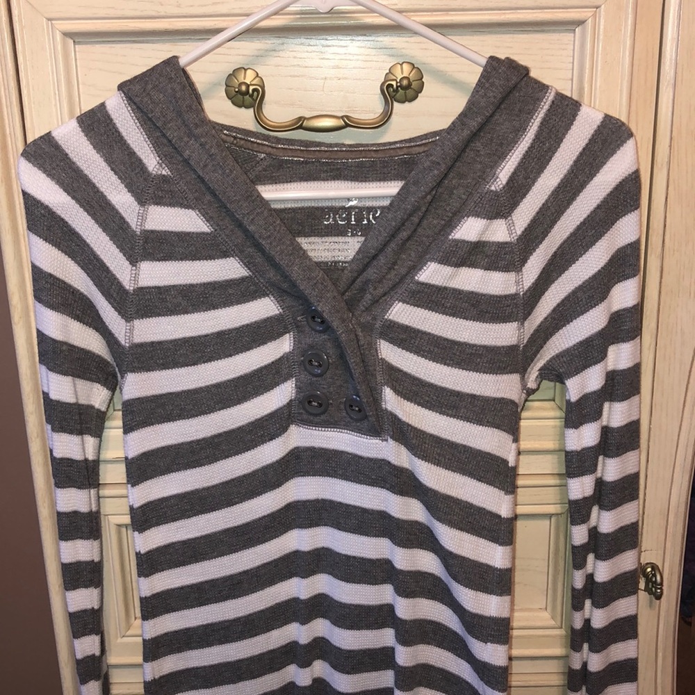 Aerie long sleeve shirt